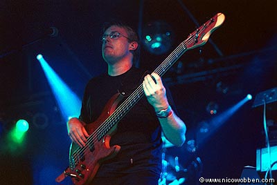 chsh041003_18