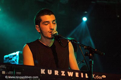 dyli021005_37