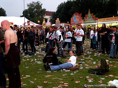misc_doa02_crowd2_d