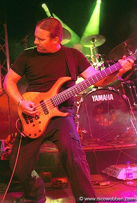 nvct031004_05
